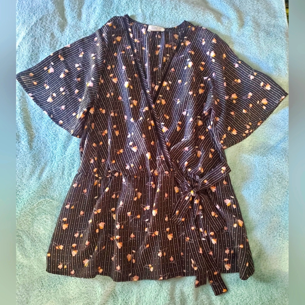 Sienna Sky black stripe/flower top